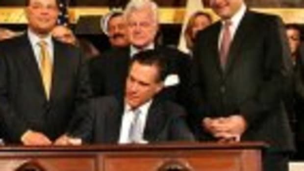 romneycare_signing