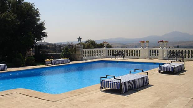 mansion pool