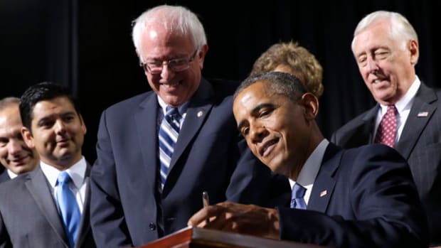 Bernie sanders Obama.jpg
