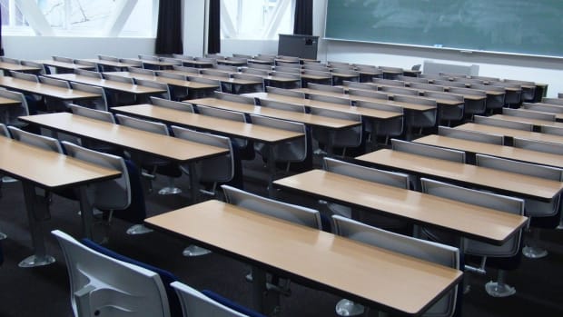 empty-desks-means-no-school