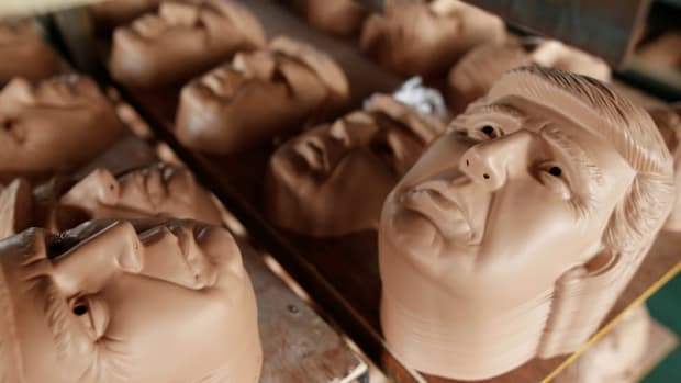 eerie-photos-inside-a-chinese-factory-that-mass-produces-donald-trump-masks.jpg