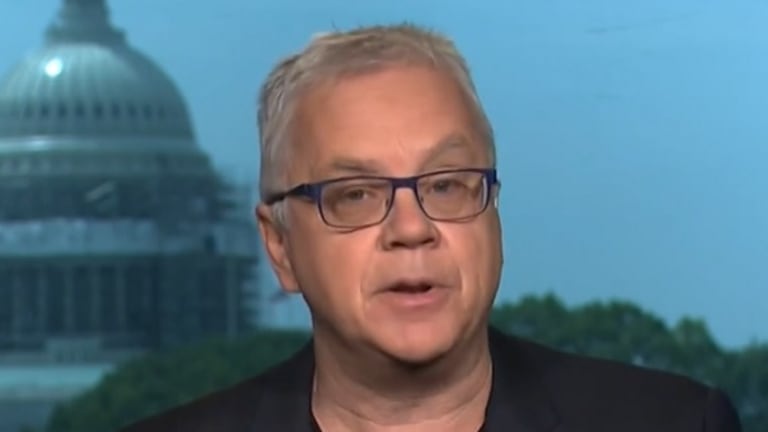 Tim Robbins Says Bernie Speaks to Same ‘Anger and Resentment’ As Trump