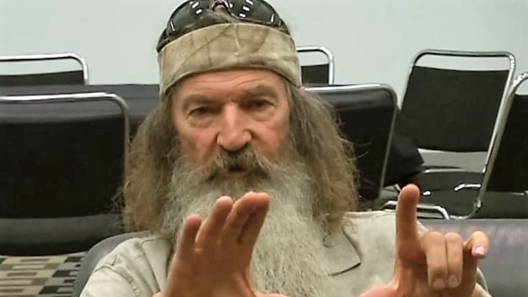 Duck Dynasty Idiot Says We Were THIS CLOSE to Beating ISIS, But Your Vagina Ruined Everything