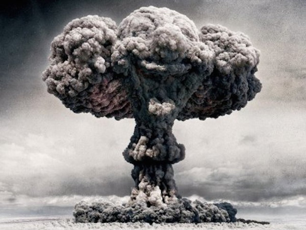 manhattan-project-nuclear-explosion