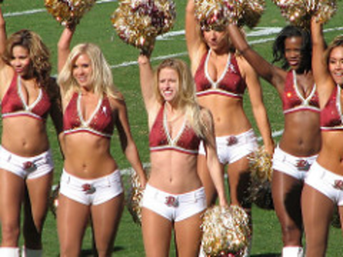Redskins cheerleaders