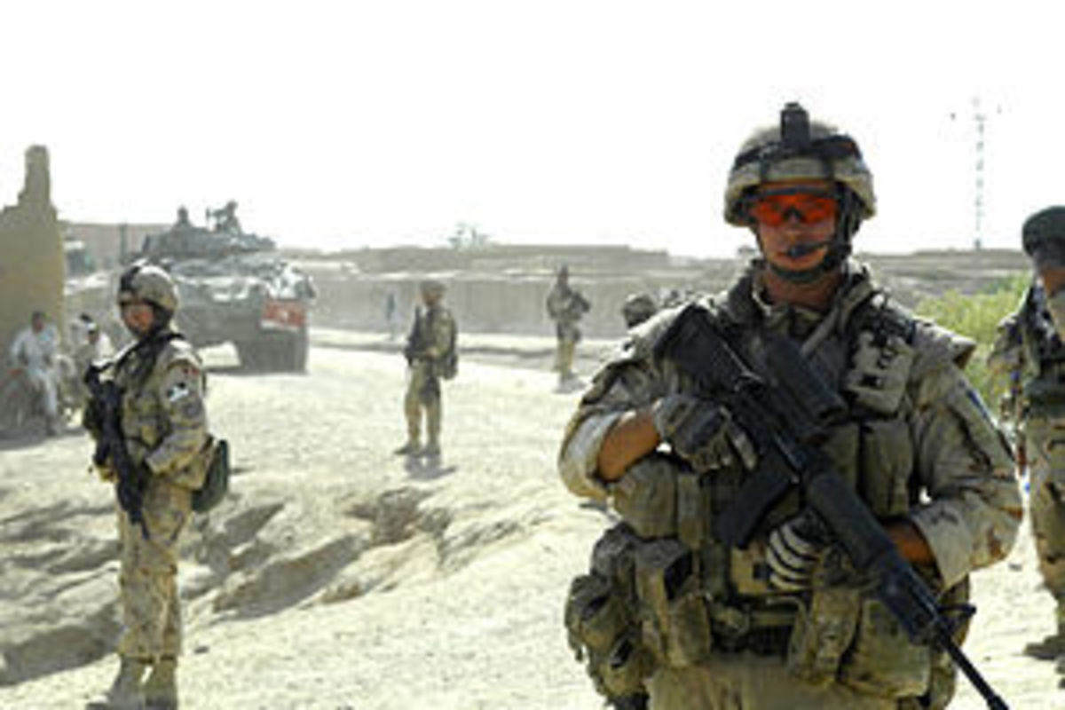 KANADAHAR, Afghanistan – Canadian Master Bomba...