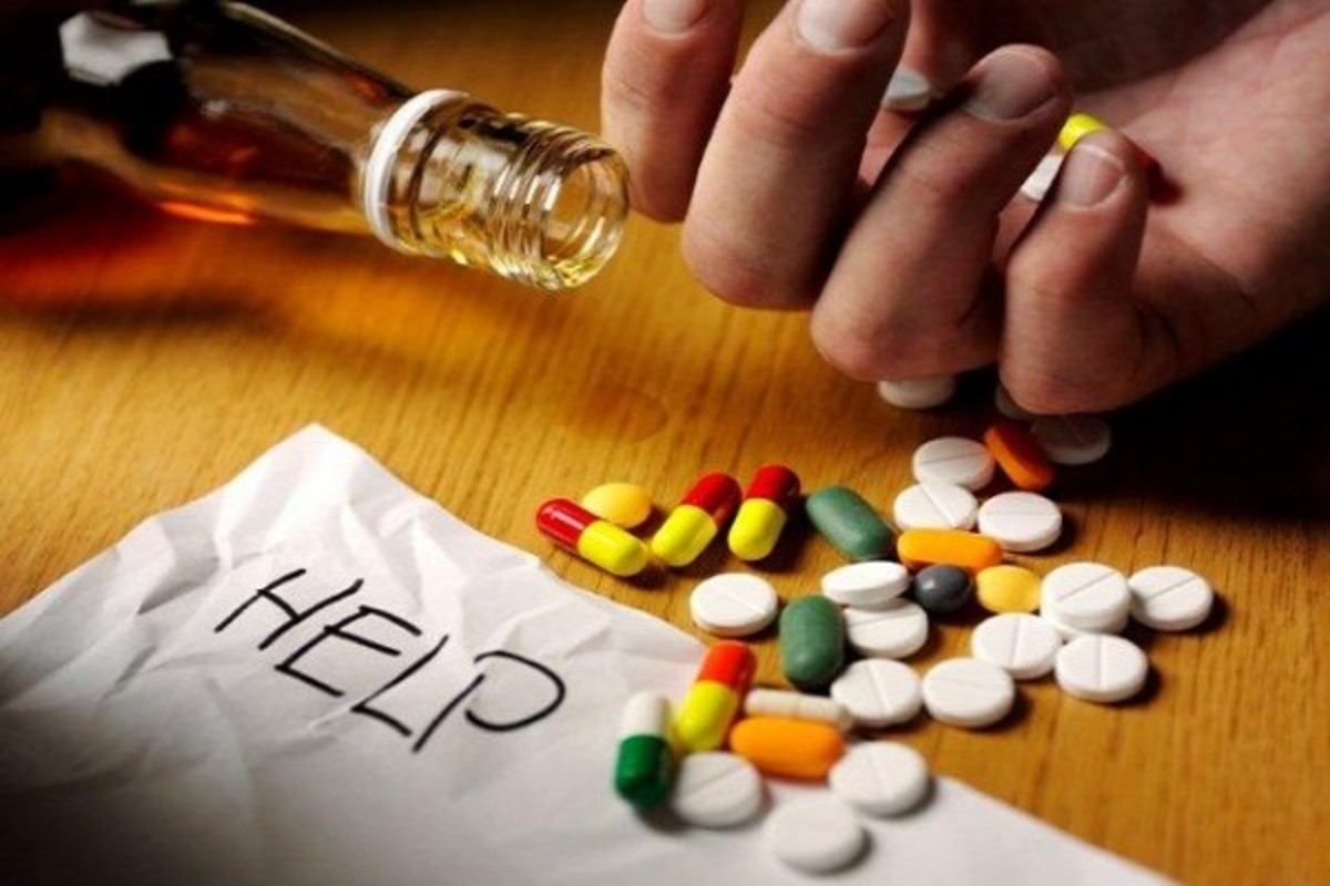 Drug-and-Alcohol-addiction-is-destructive-600x448