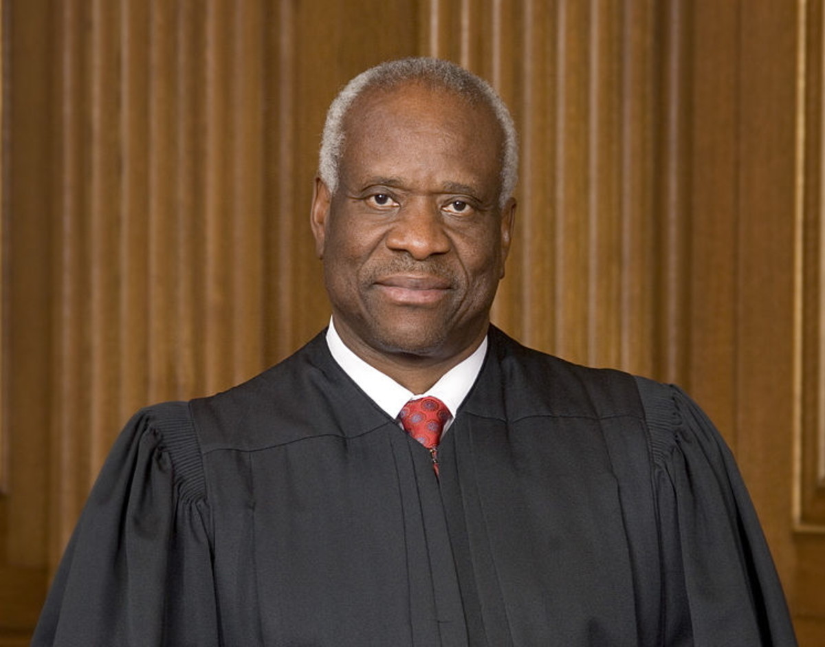 Conservatives can't believe the Smithsonian didn't include an exhibit on Clarence Thomas.